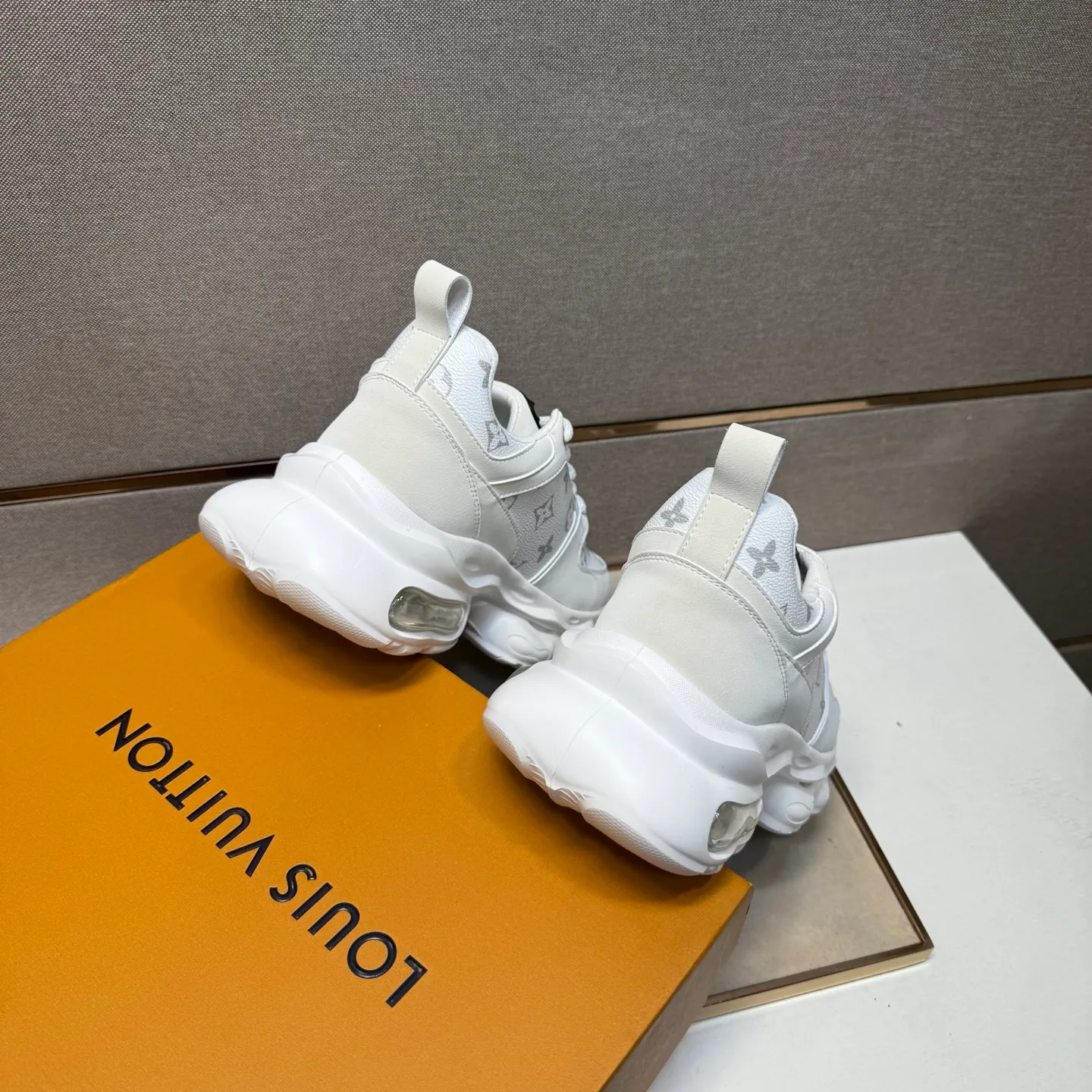 ⬛️Men's shoes 💰p462【LV～】Men's casual shoes 2025z cabinet sales simultaneously 🔶Size: 38-44 #️⃣ 🔷5 colors🔜The upper is made of multi-material splicing➕Mesh lining, comfortable and breathable, sole: original comfortable and wear-resistant outsole, ⚠️real thing📱photographed🎬real thing is better📢📢📢